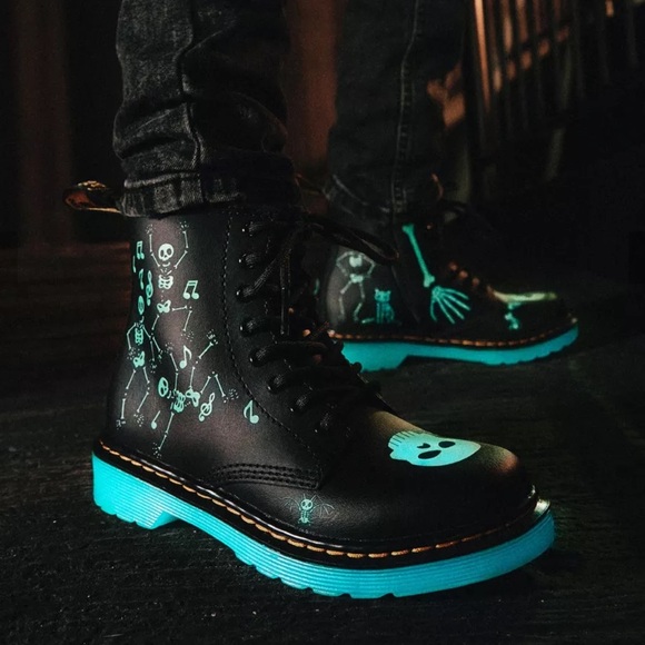DR. MARTEN Kids Glow in the Dark Skeleton Combat Style Boots Skelly Print Hydro - Picture 3 of 16
